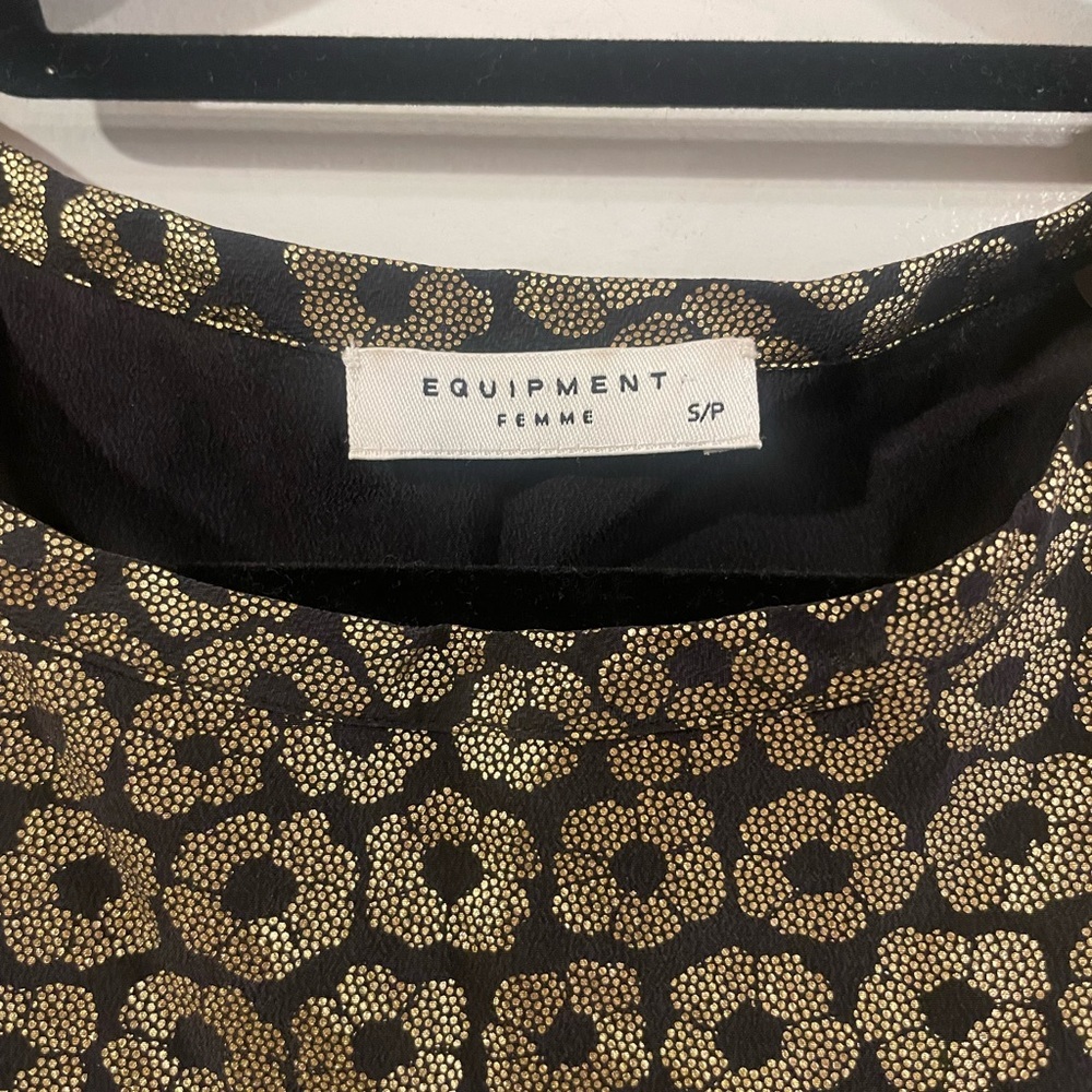 Equipment Riley Metallic Floral-Print Tee - Picture 10 of 10